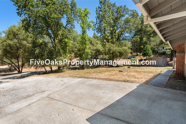 Foto del edificio - 520 Fowler Ln