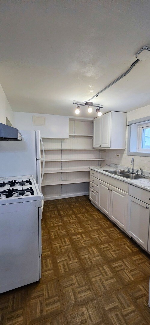 Foto del edificio - 4816 W Grace St