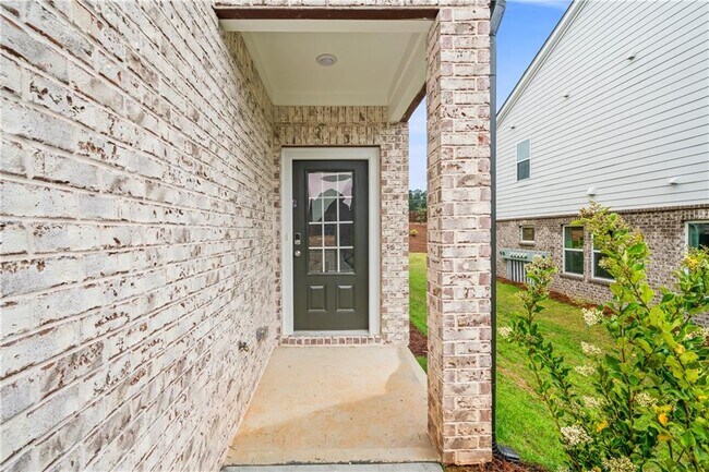 Building Photo - 860 Sunny Lk Dr