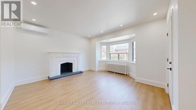 Building Photo - 1214 Avenue Rd