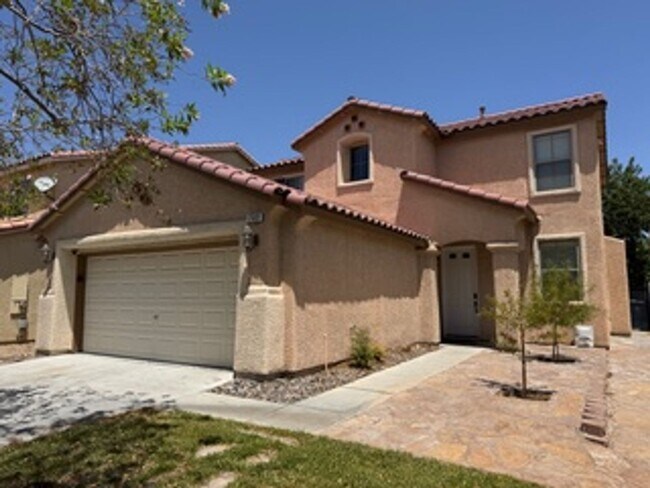 Building Photo - SE!! Pebble and Pollock!! Crystal Springs!...