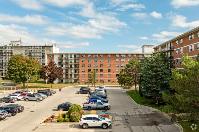 Building Photo - 1154 Royal Oak