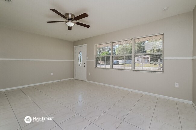Foto del edificio - 8725 N Blvd
