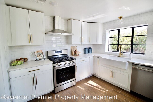 Building Photo - 2 br, 1 bath House - 1645 E Turney Ave