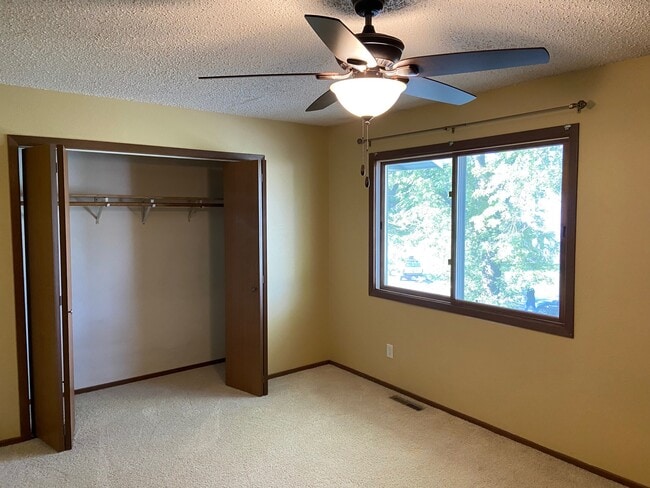 Building Photo - 2913 Warwick Loop