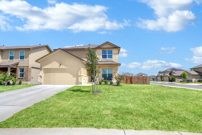 Building Photo - "Spacious 5-Bedroom Home with 3.5 Full Bat...
