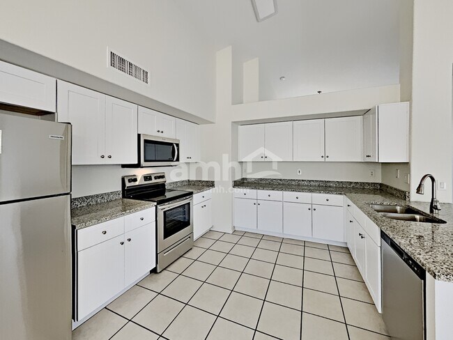 Foto del edificio - 12554 W Holly St