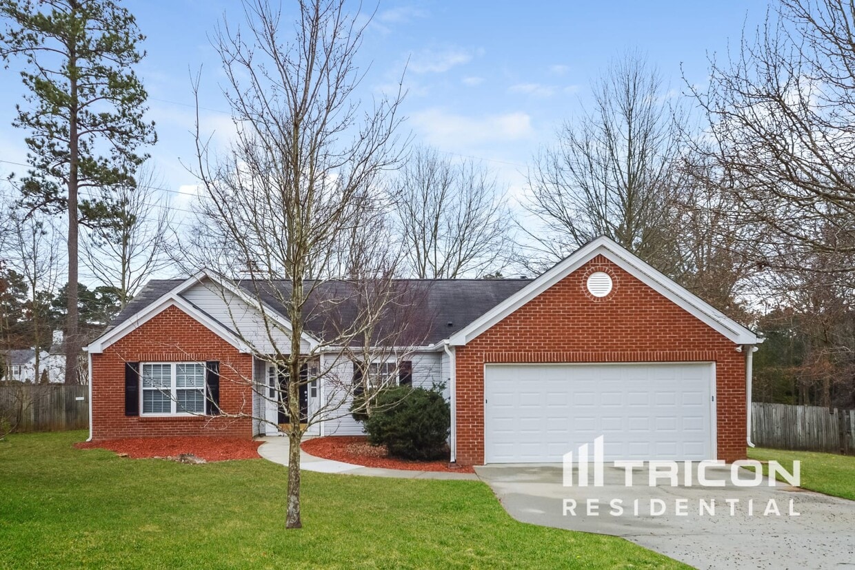 421 Crested View Drive Loganville GA House Rental in Loganville, GA