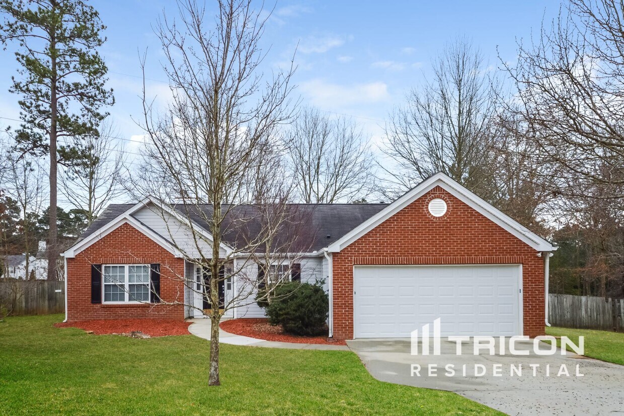 421 Crested View Drive Loganville GA House Rental in Loganville, GA