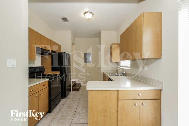 Foto del edificio - 22363 Catherine Ave