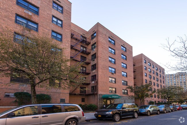 Building Photo - Sherwood Village