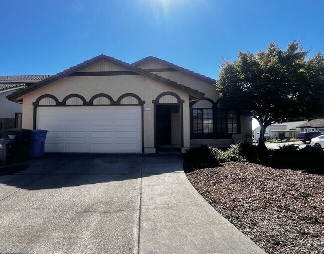Foto del edificio - Charming 3-Bedroom, 2-Bath Home in a Highl...