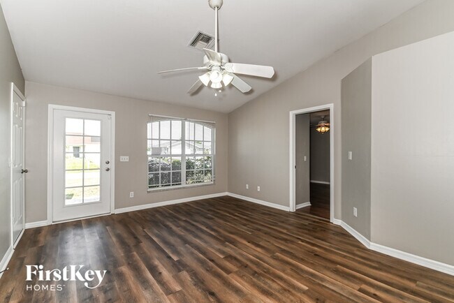 Foto del edificio - 830 NE 9th Terrace