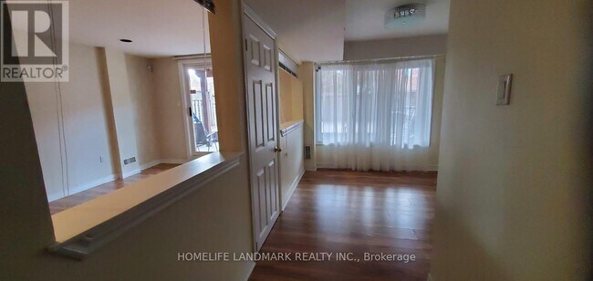 Building Photo - 125 Stonebriar Dr