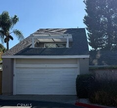 Building Photo - 6 Leda