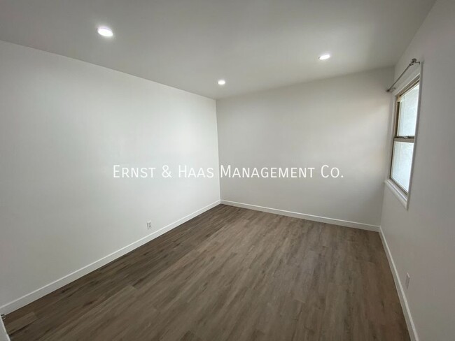 Building Photo - Cozy 1 Bedroom Apartment in Lakewood Villa...