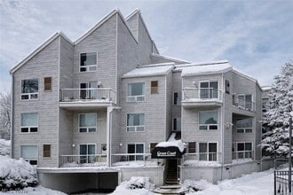 Building Photo - 1900 Grove Ct