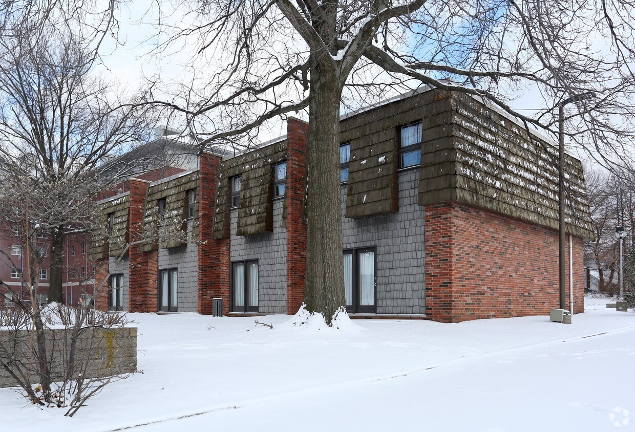Foto del edificio - 353 Grant St