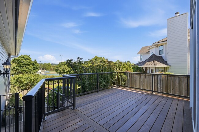 Building Photo - 17903 Ridge Lake Dr