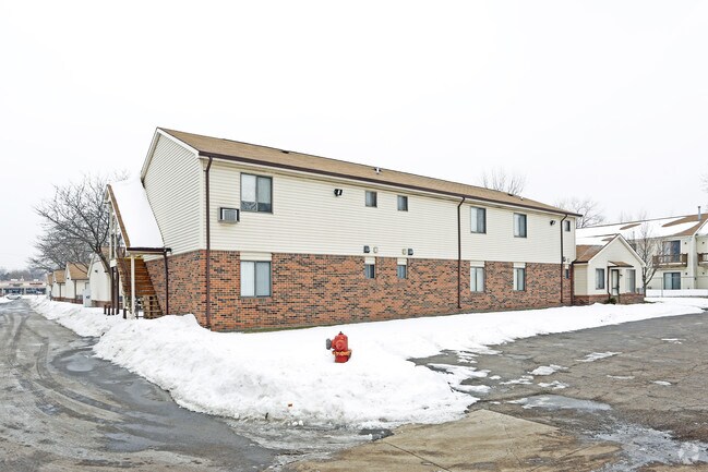 Building Photo - Silver Maple