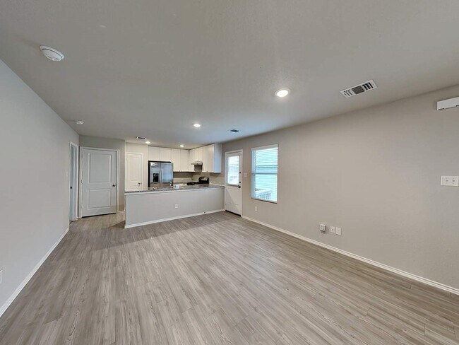 Foto del edificio - 7315 Avila Vis