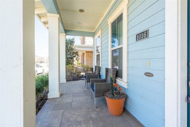 Foto del edificio - 1016 Peacock Blvd