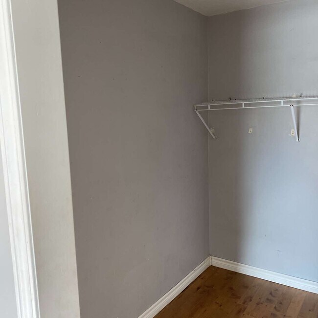 Photo du bâtiment - 140 Church Ave