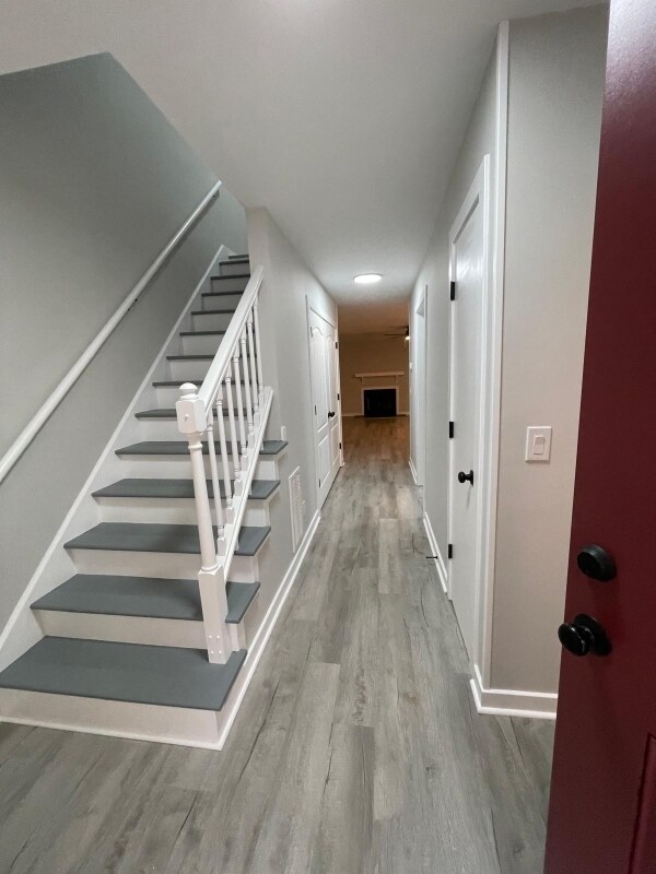 Foto del edificio - 1248 N Forest Dr