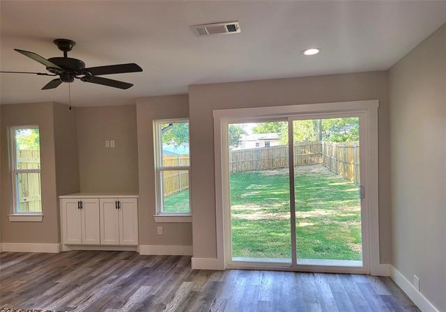 Foto del edificio - 1604 W Johnson St