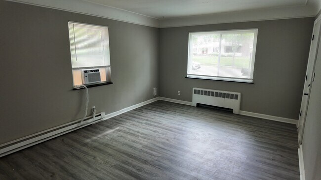 Foto del edificio - 7100 Eastlawn Dr