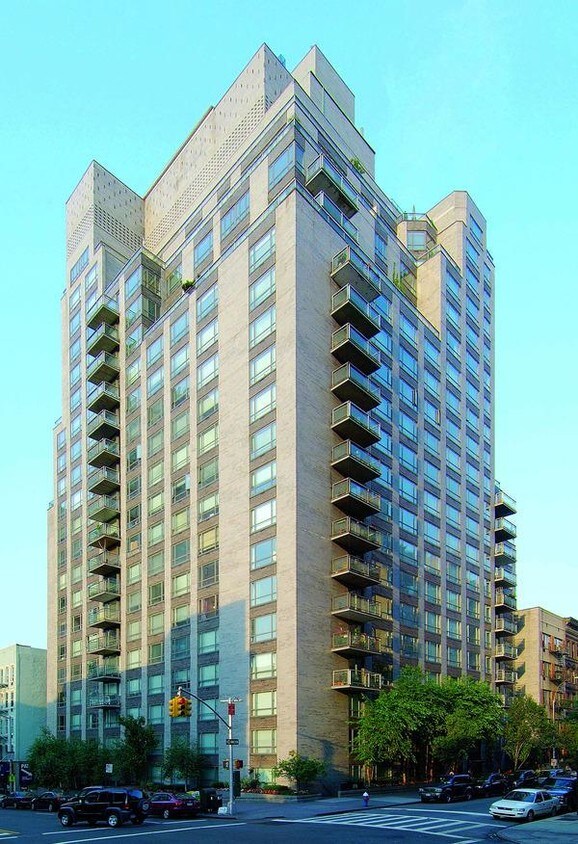 Primary Photo - 501 East 87th Street