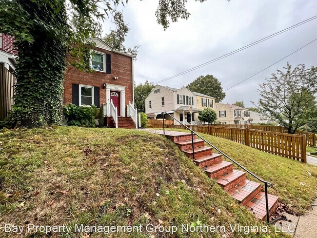 Foto del edificio - 3 br, 2 bath House - 5814 Biscayne Dr