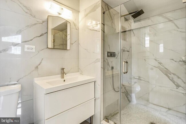 Building Photo - 5511 Huntington Pkwy