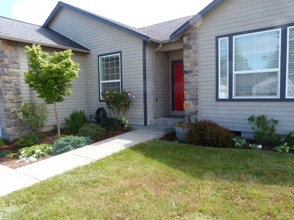 913 Joshua St, Port Angeles, WA 98363 House Rental in Port Angeles