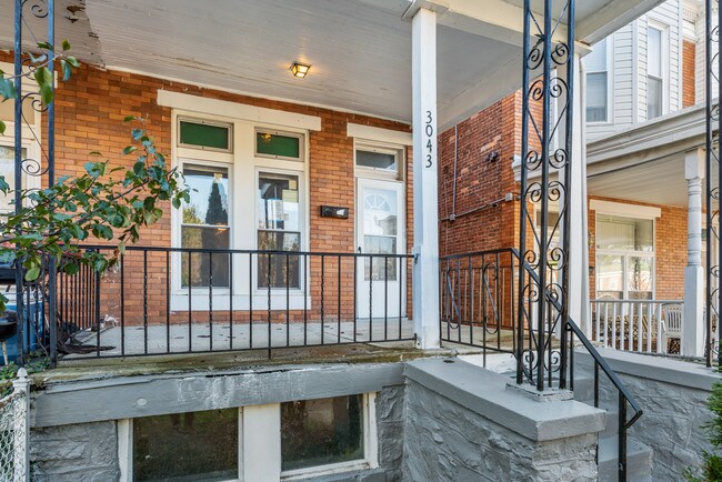 Building Photo - 3043 Belmont Ave