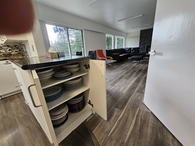 Building Photo - 9383 Slater St