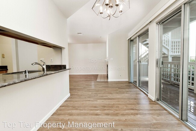 Building Photo - 2 br, 1 bath House - 2709 Oak Road #F