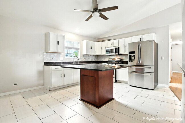 Foto del edificio - 1609 Kenmore Ave