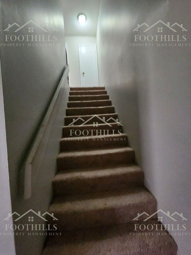 Foto del edificio - Modern 2-Bedroom Townhouse Near Anderson U...