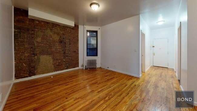 Building Photo - 43 Clinton St