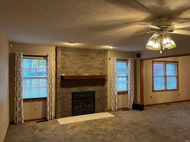 Foto del edificio - 6655 Oak View Ct