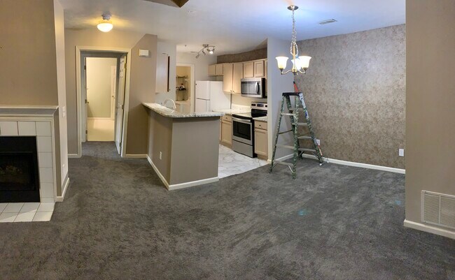 Living area - 15124 Lenox Dr