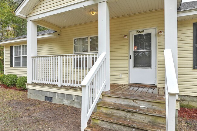 Foto del edificio - Single Story Renovated John's Island Home!!!