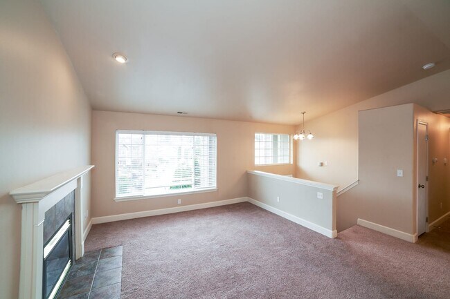 Building Photo - 16404 18th Ave E