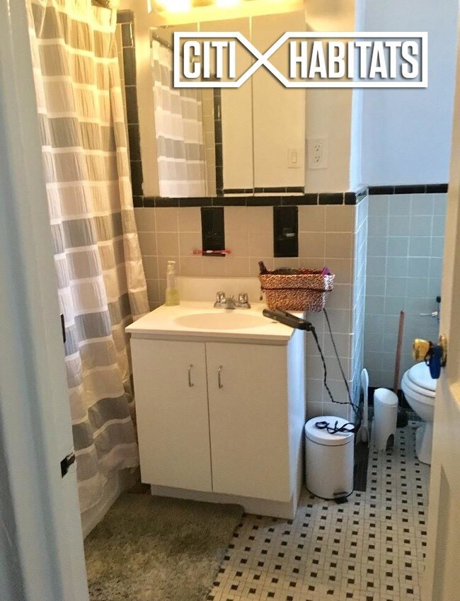 Building Photo - 7272 112th St