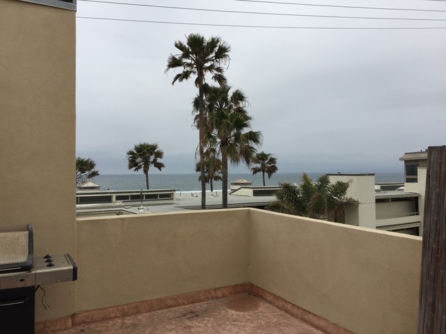 Building Photo - Outrigger Apartments