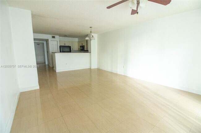 Foto del edificio - 4500 NW 107th Ave