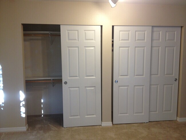 Foto del edificio - 9210 Market Pl