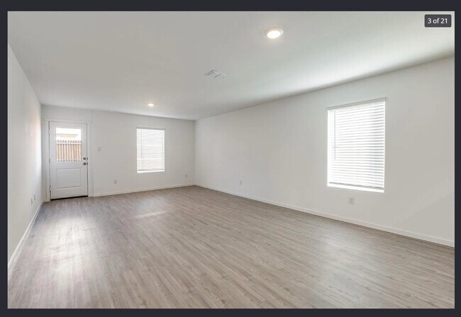Building Photo - 6310 Sandpiper Ln