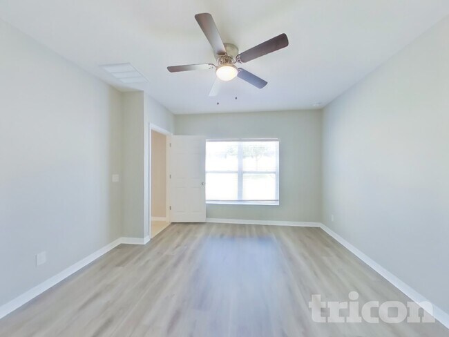 Building Photo - 310 Ardmore St
